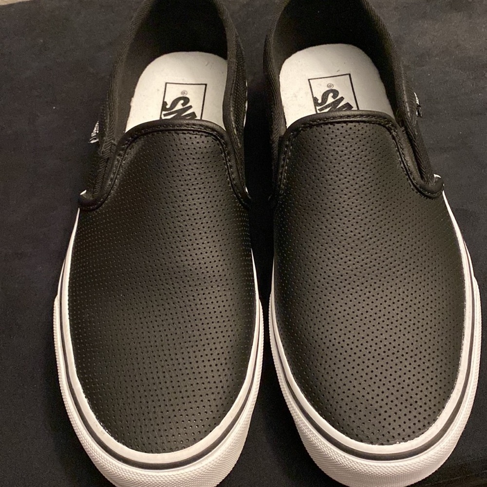 Vans Asher Perforated Slip On Size 8.5